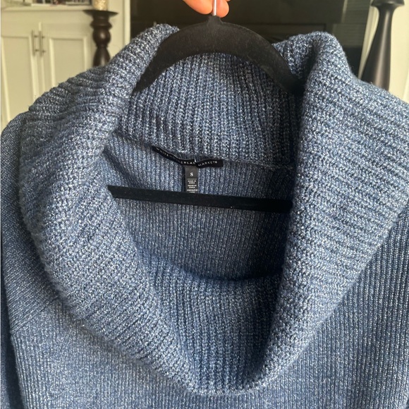 WHBM Sweater - Picture 4 of 4